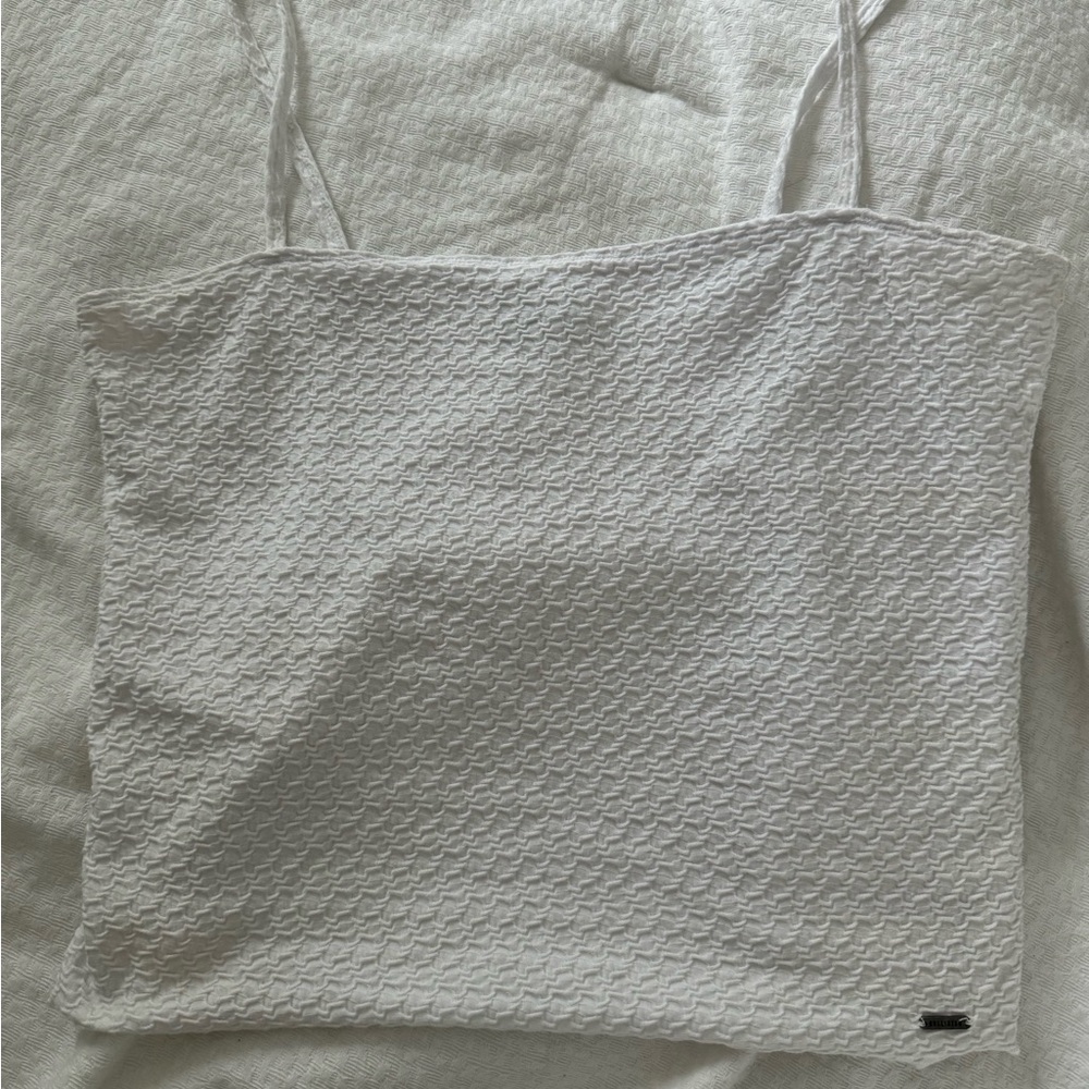 Hollister Tank Size L